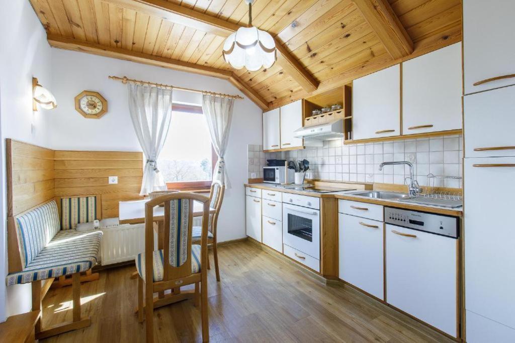 Alpinia Apartments 布莱德 外观 照片
